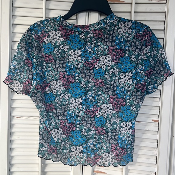 Spring crop top - Picture 3 of 3